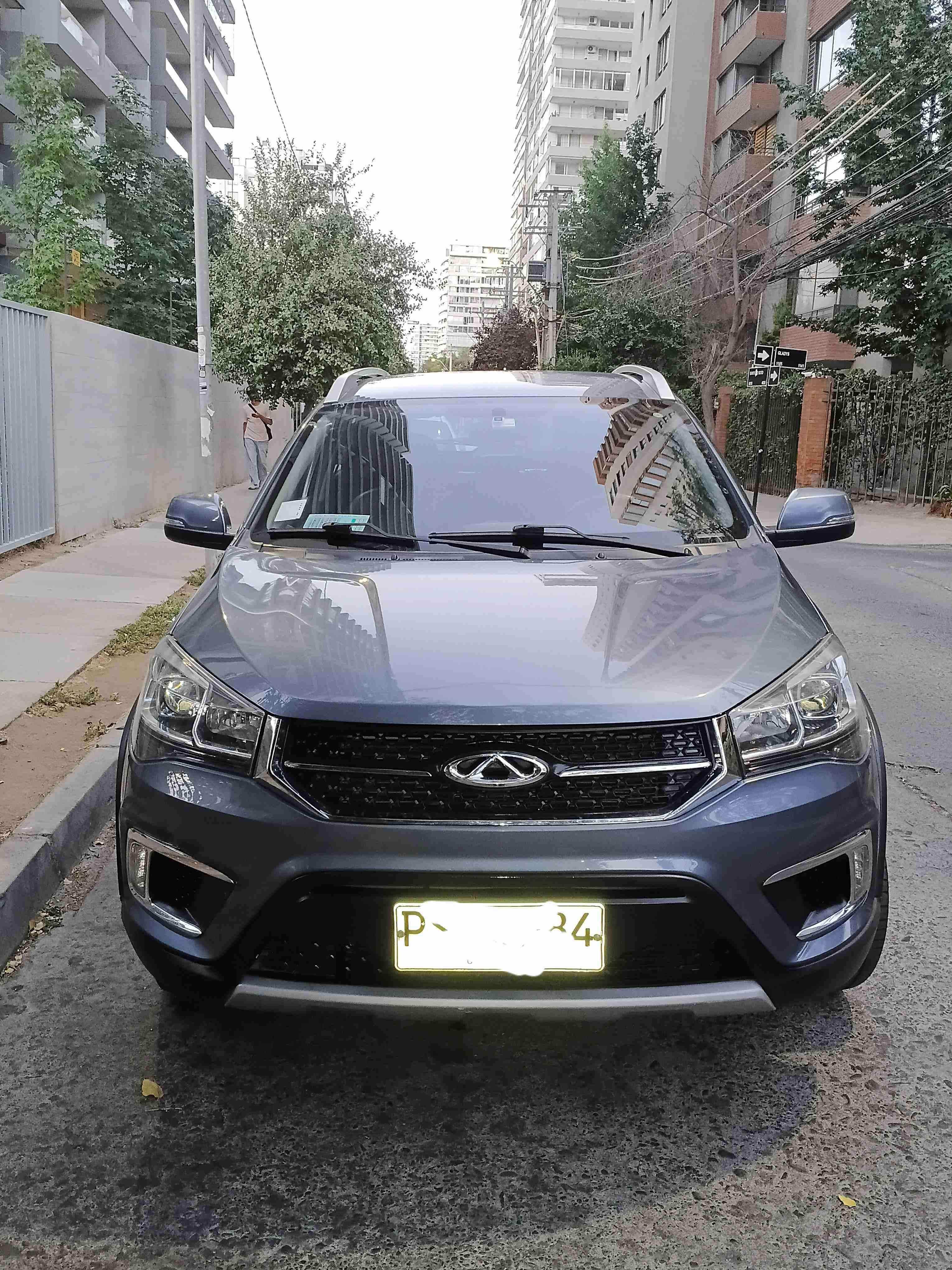 Chery Tiggo 2 gris año 2021 - miniatura 4