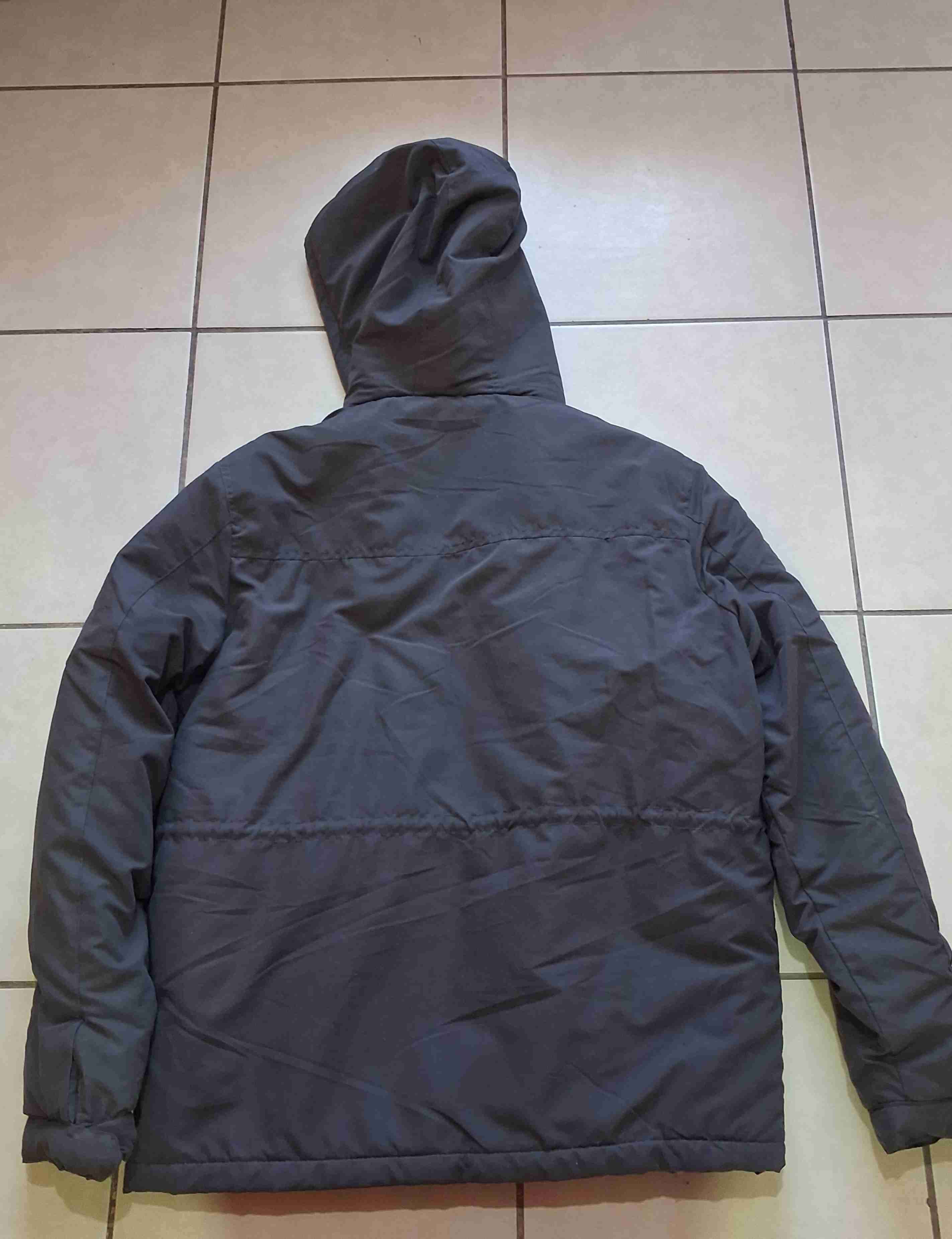 Chaqueta tipo parka gris con capucha - miniatura 4