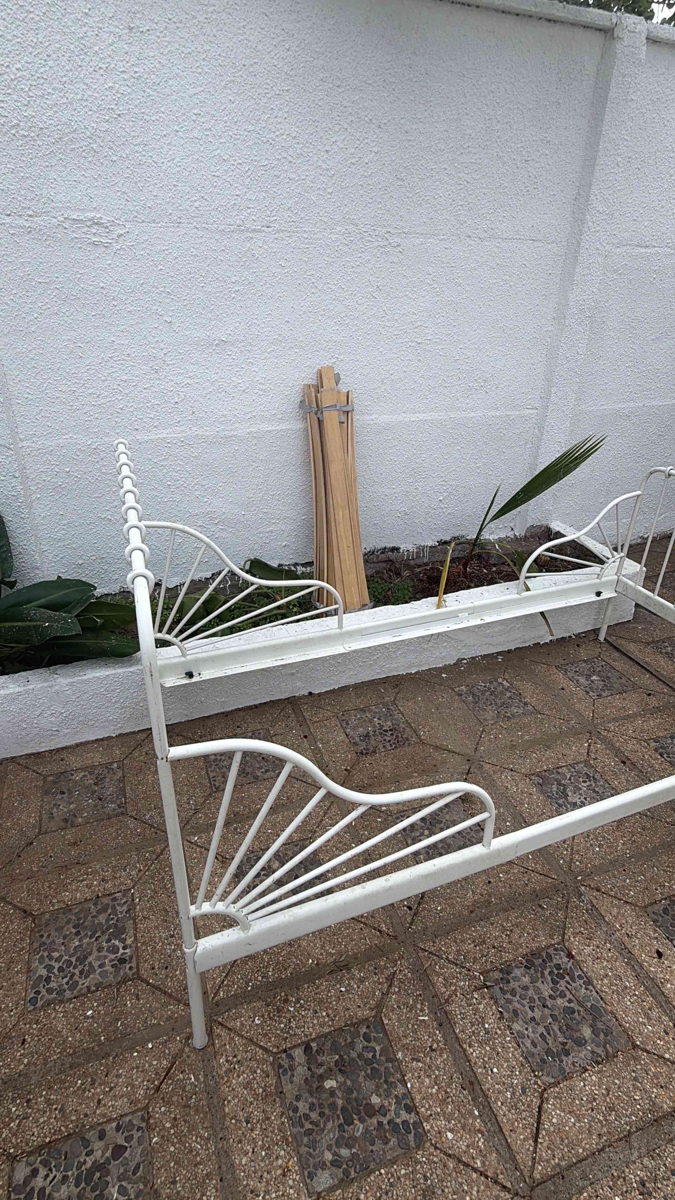 Cama infantil de fierro blanco - miniatura 4