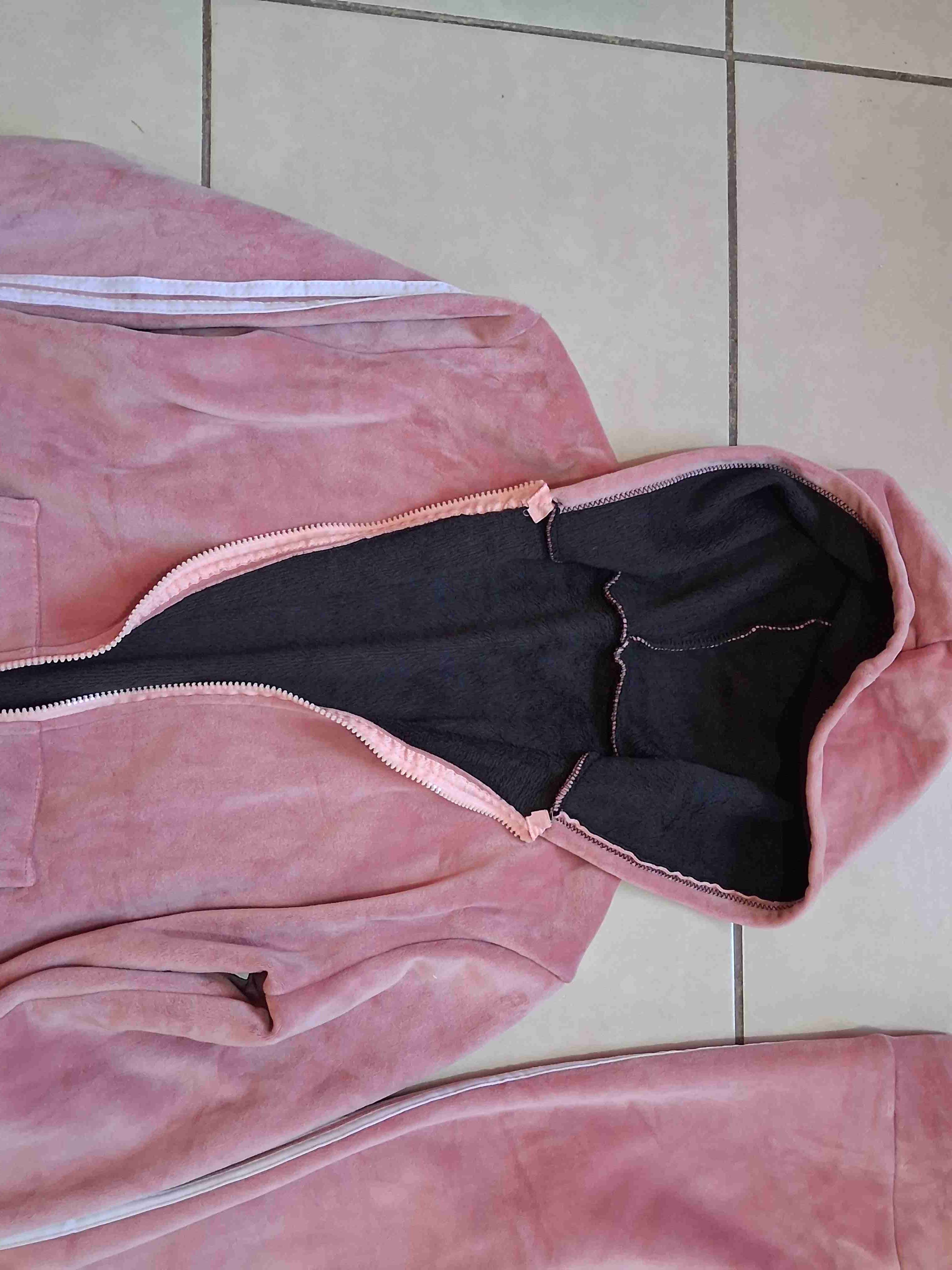 Conjunto deportivo rosado con capucha - miniatura 3