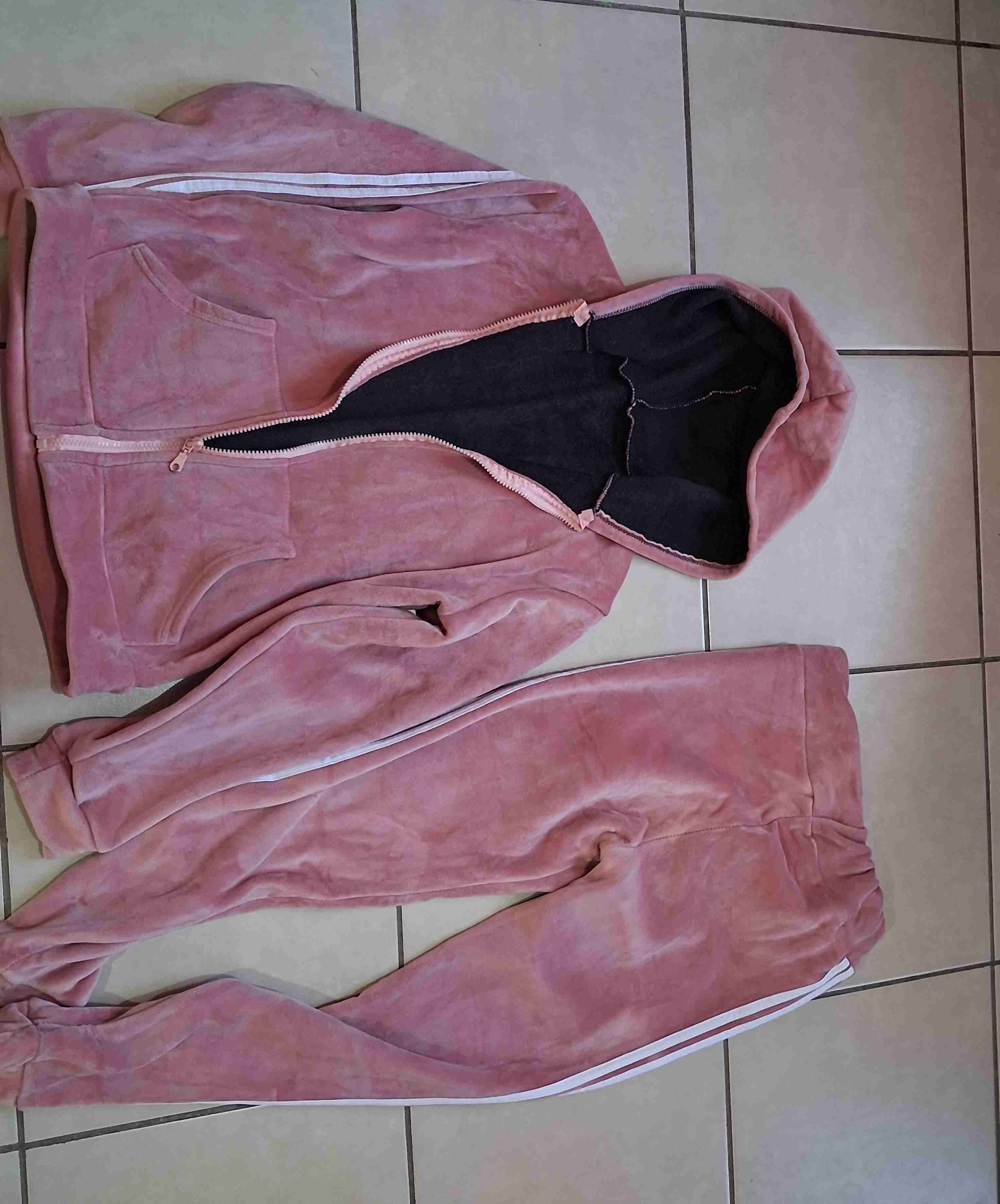 Conjunto deportivo rosado con capucha - miniatura 4
