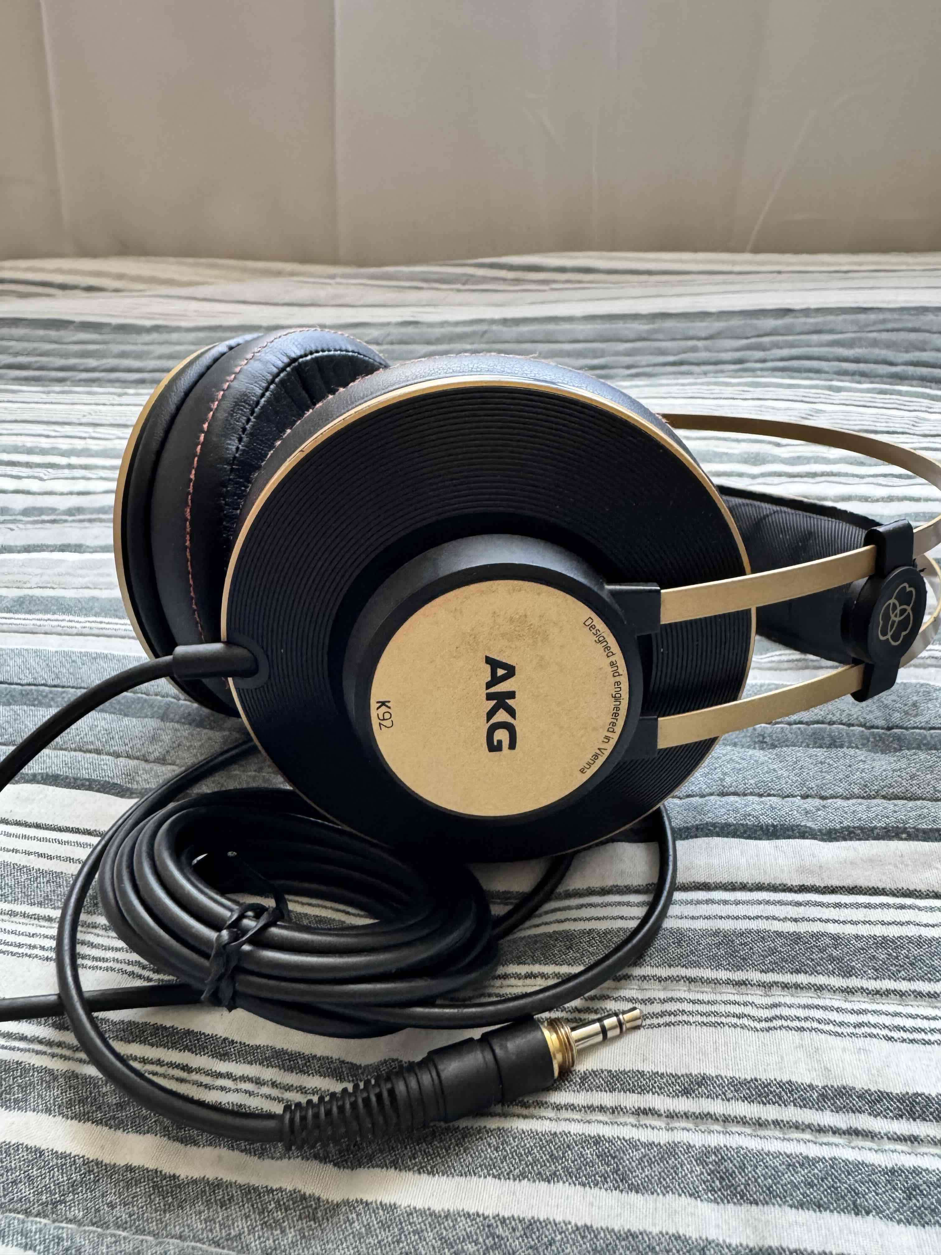 Audífonos AKG K92 - miniatura 1