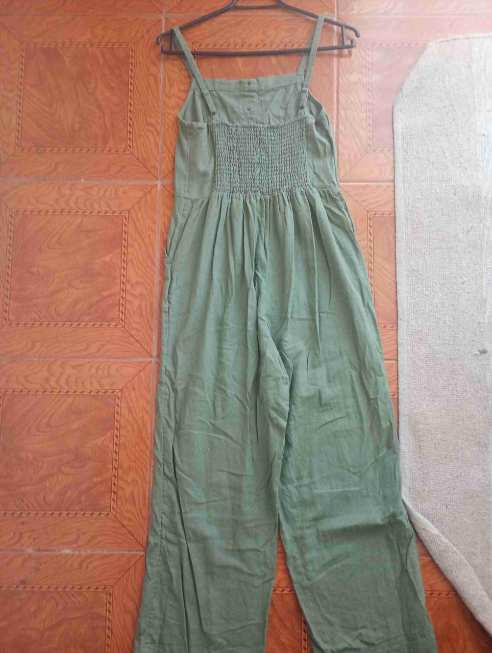 Jumpsuit verde con botones - miniatura 3
