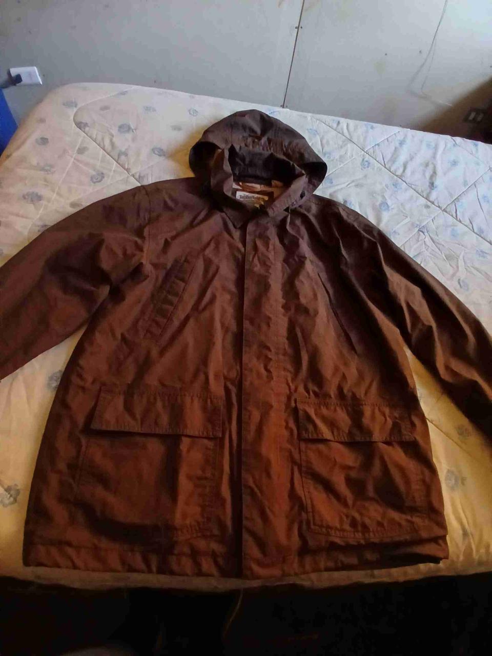Chaqueta negra Columbia con gorro - miniatura 3