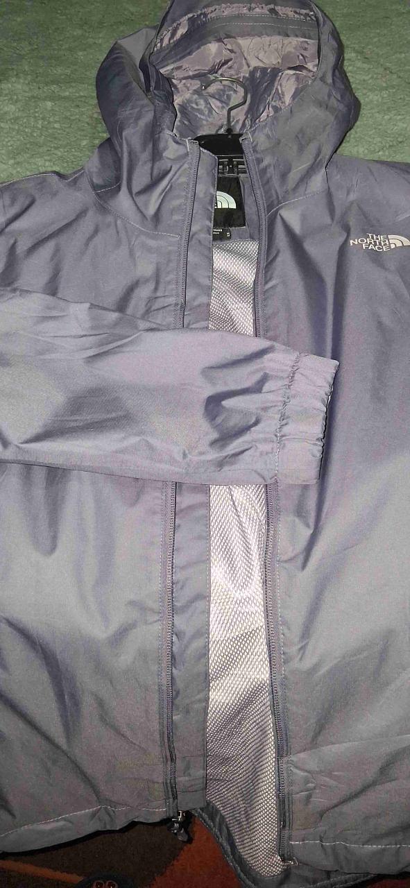 Chaqueta gris The North Face nueva - miniatura 2