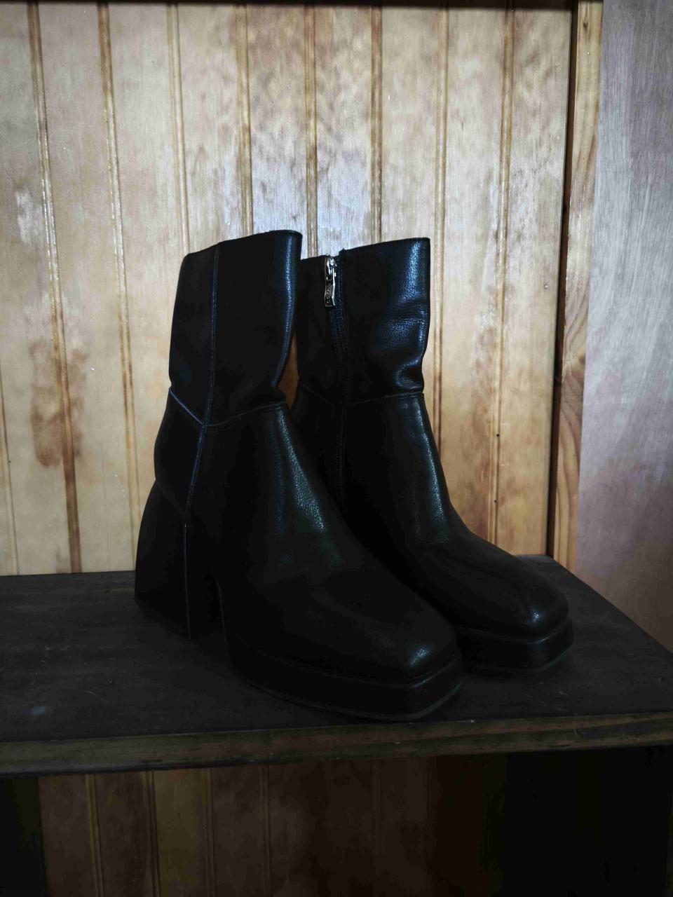 Botines negros de tacón grueso - miniatura 2