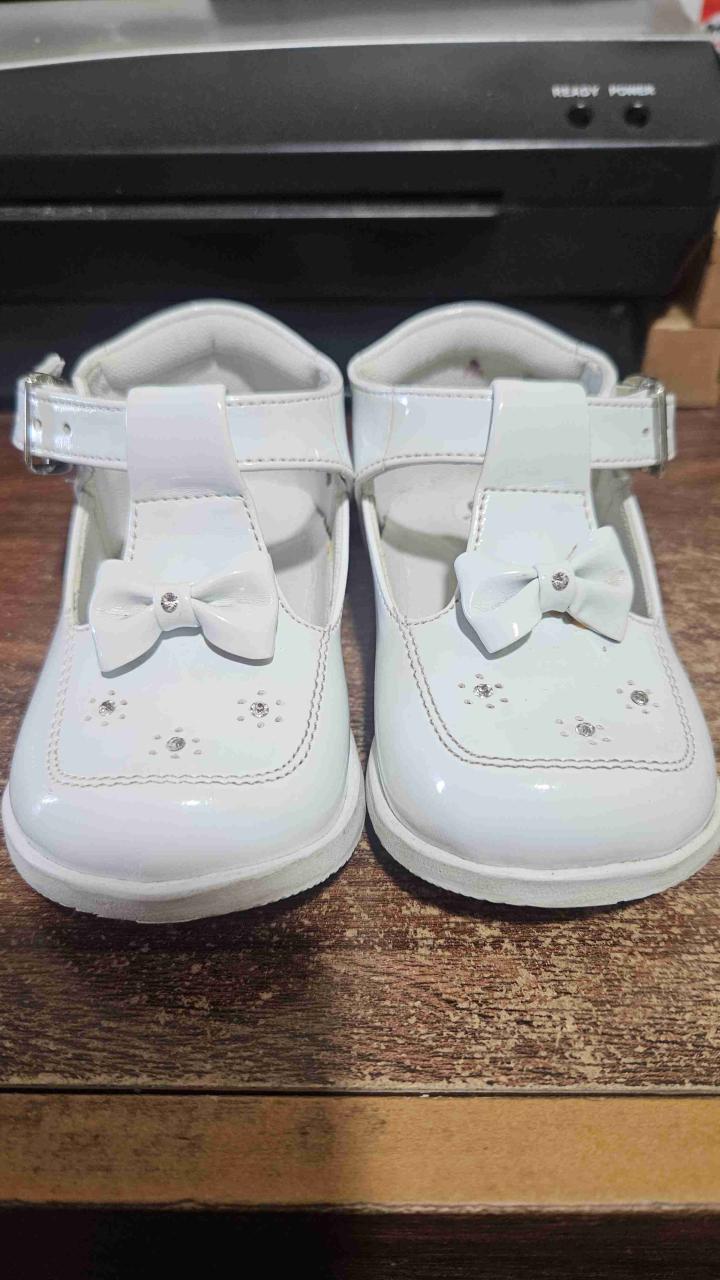 Zapatos de niña talla 9 marca Kelly shoes - miniatura 1