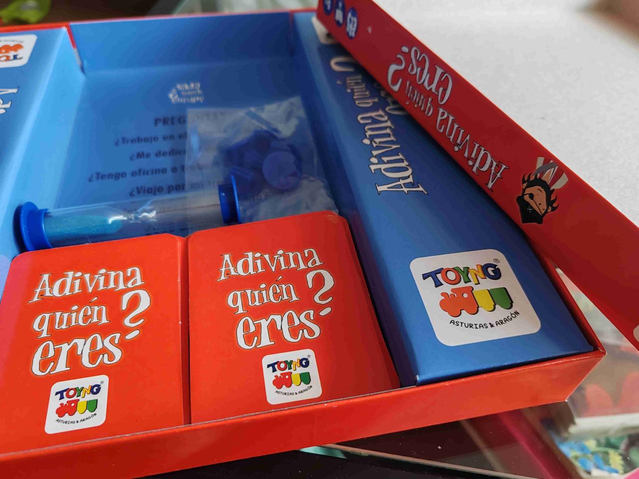Juego de mesa Adivina Quién Eres - miniatura 2