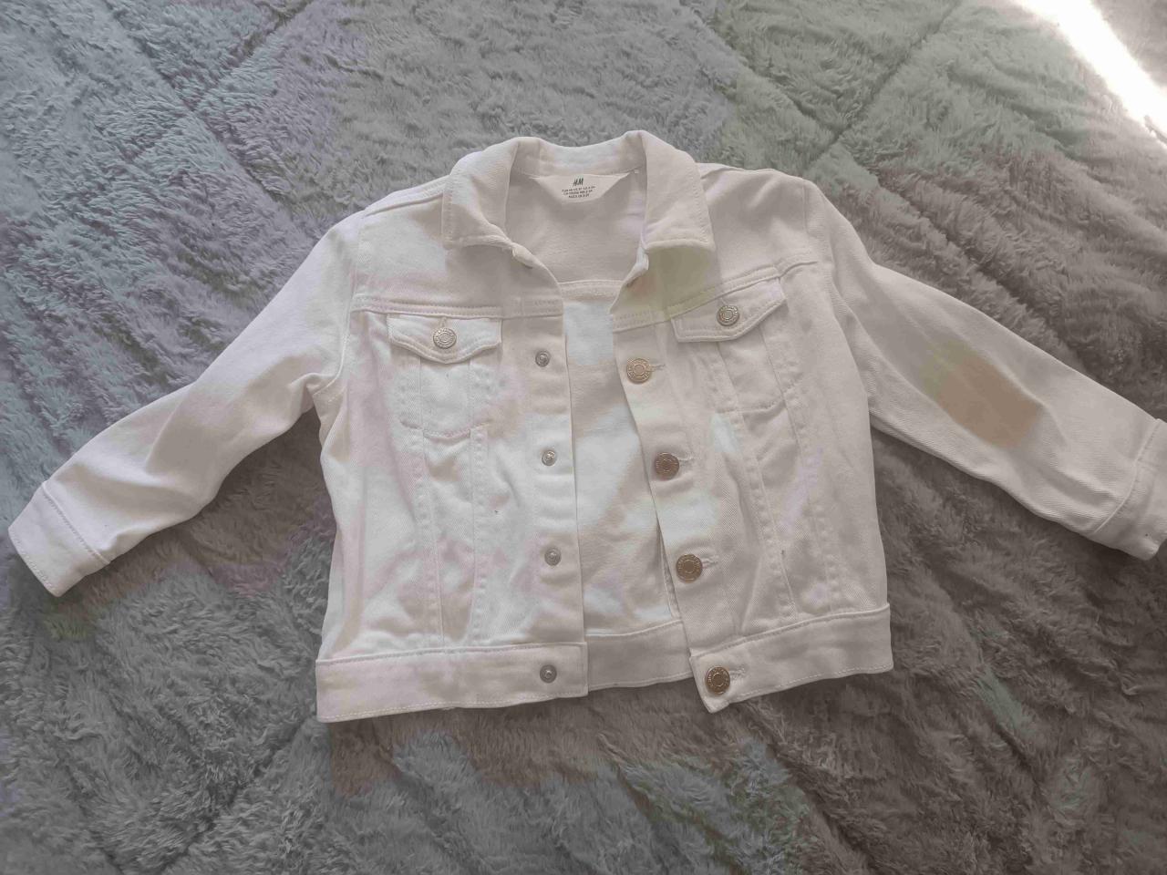 Chaqueta blanca de mezclilla talla 2-3 - miniatura 1