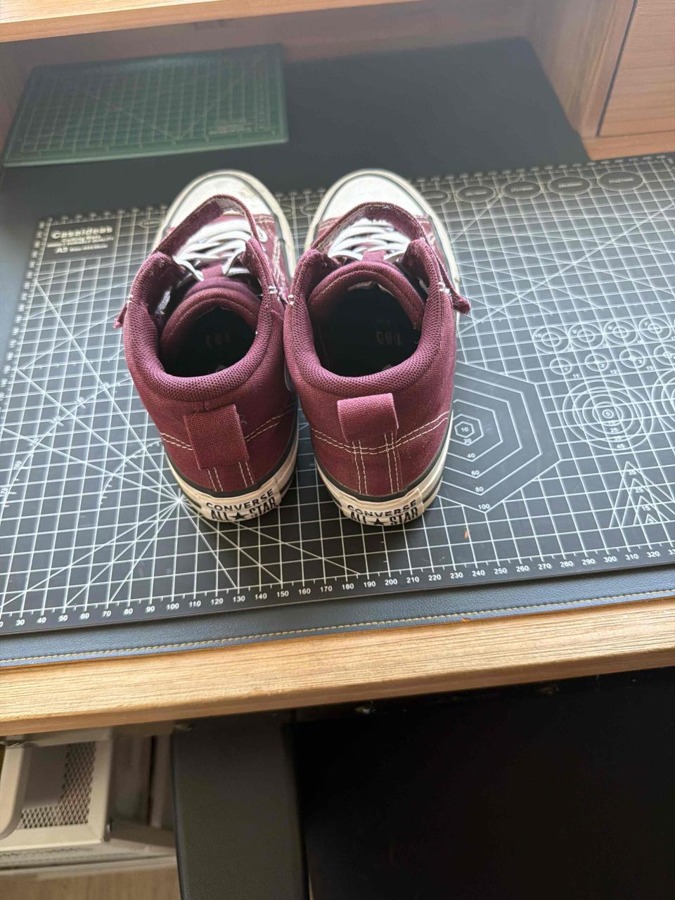 Zapatillas burdeos clásicas converse - miniatura 2