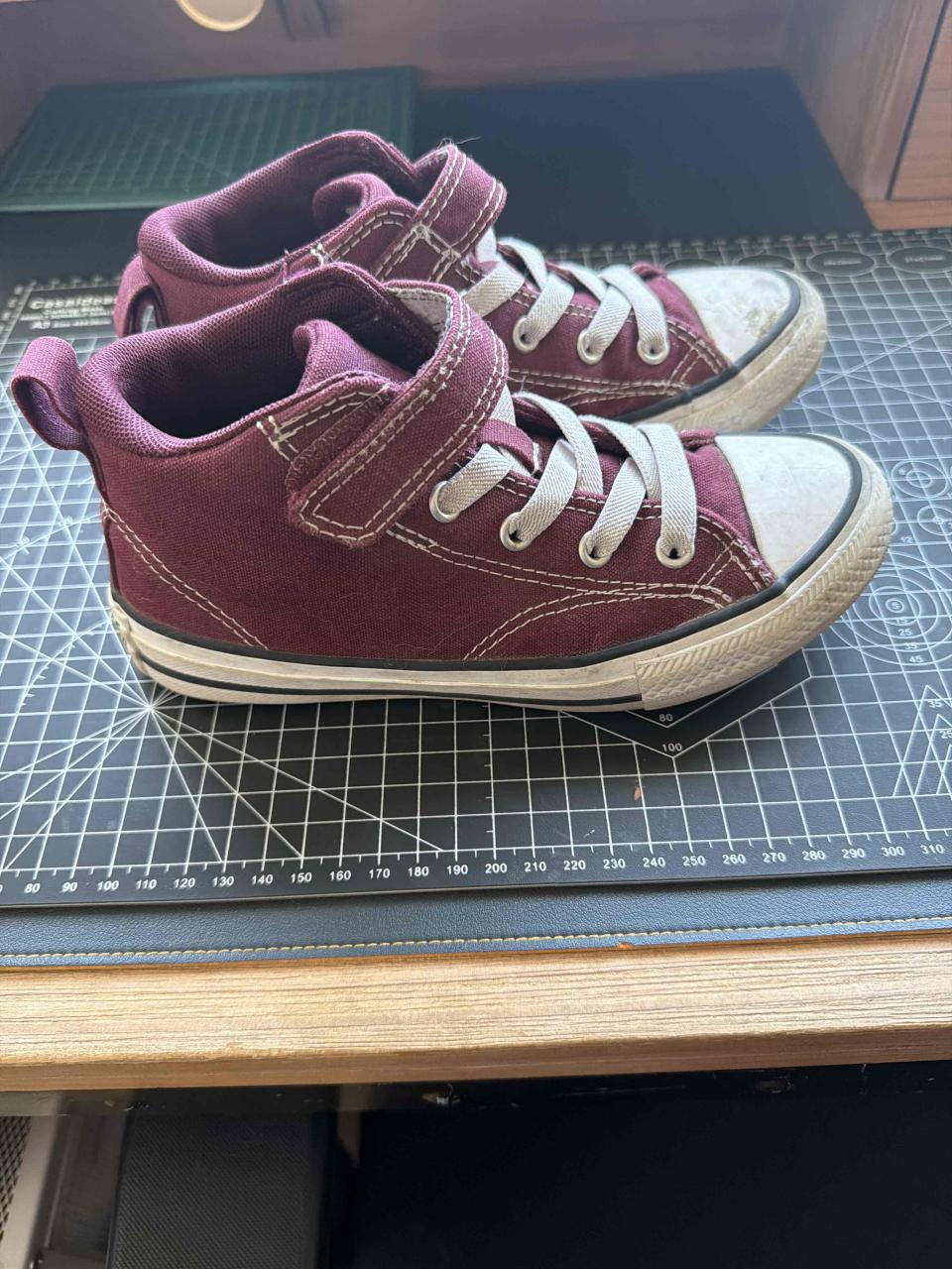 Zapatillas burdeos clásicas converse - miniatura 4