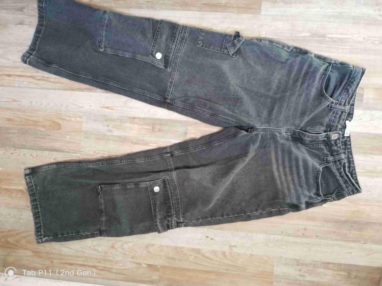Pantalón cargo gris para hombre