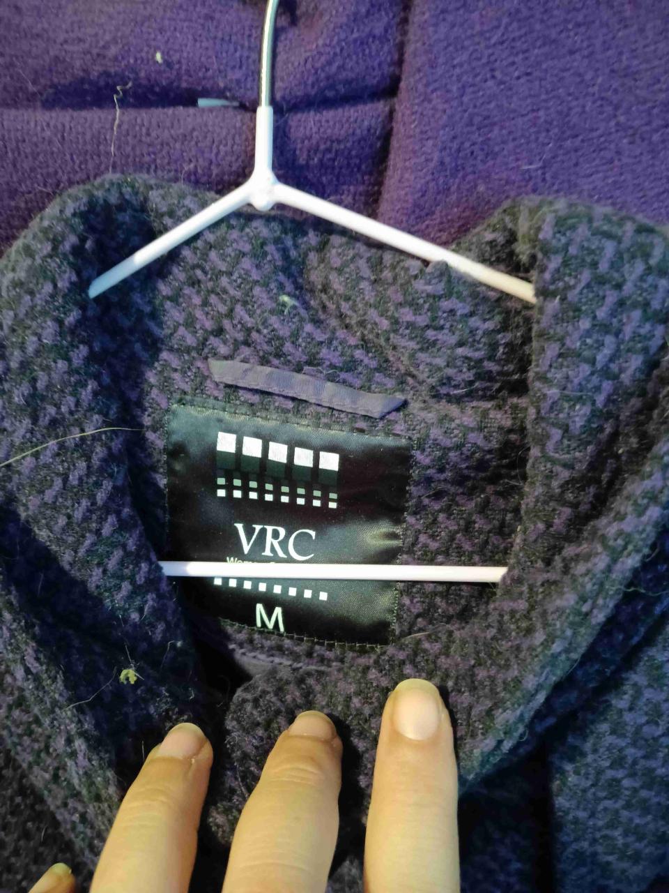 Chaqueta morada con botones grandes - miniatura 2