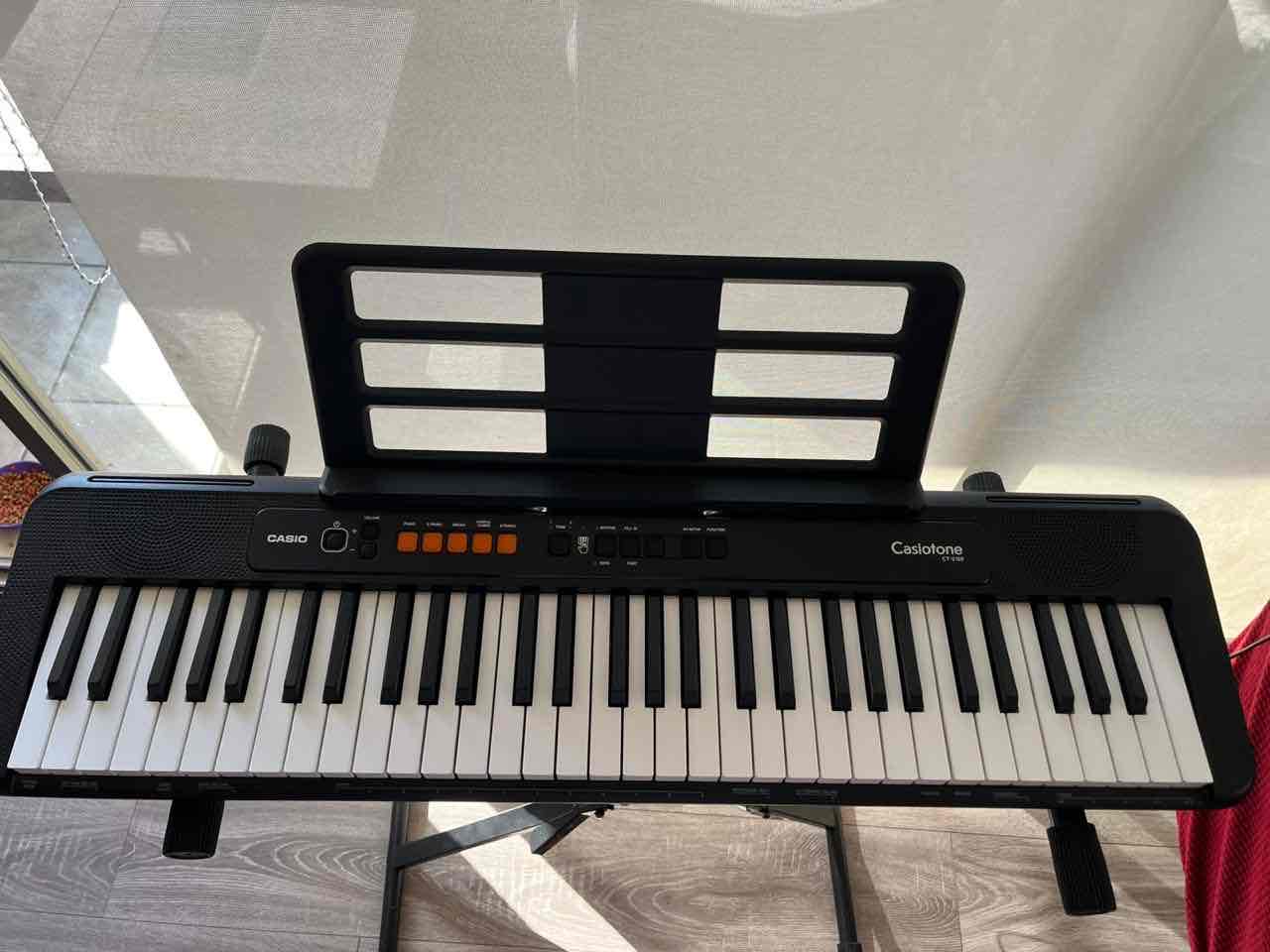 Teclado Casio Casiotone negro CT-S100 - miniatura 1