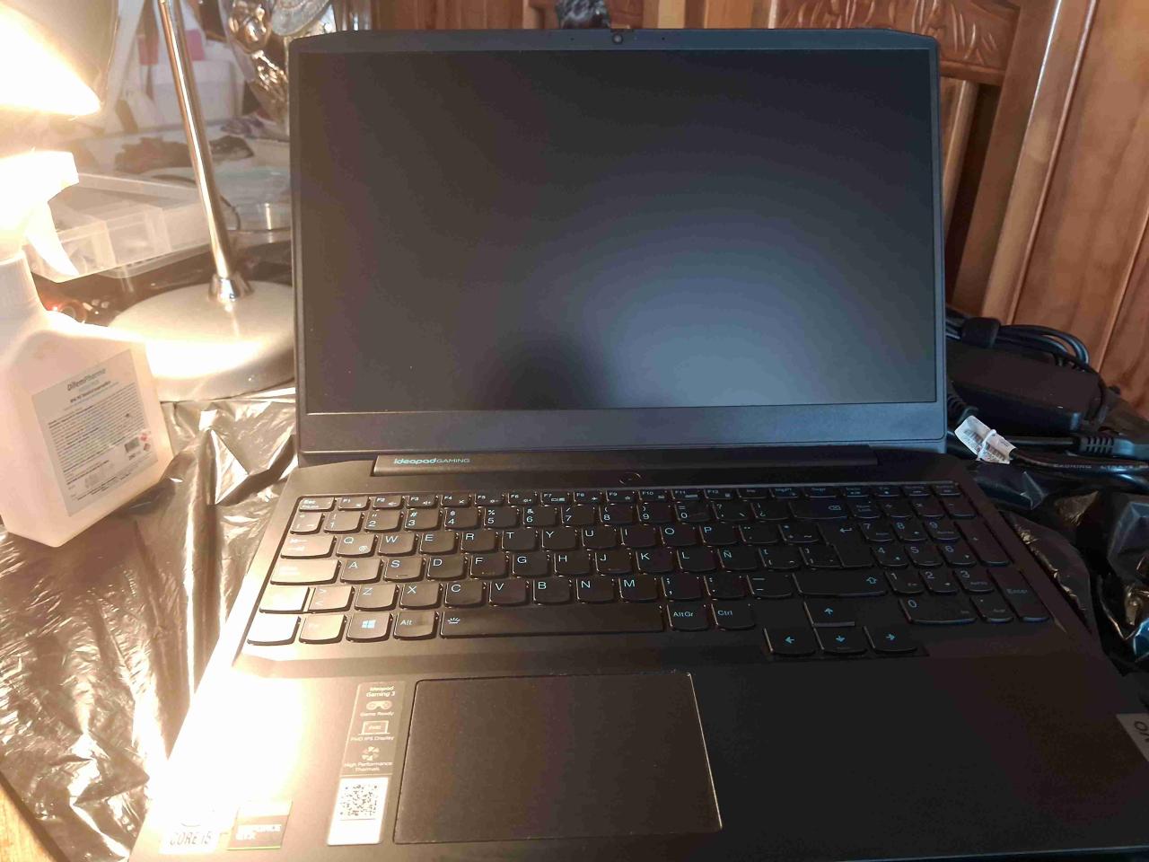 Lenovo IdeaPad Gaming 3 15IMH05 para reparación o - miniatura 1