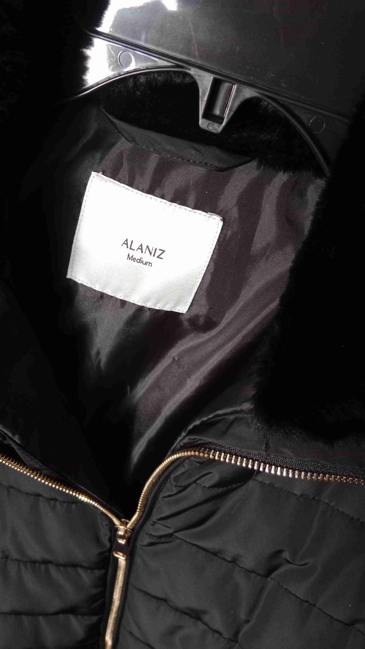 Chaqueta acolchada negra para mujer - miniatura 2