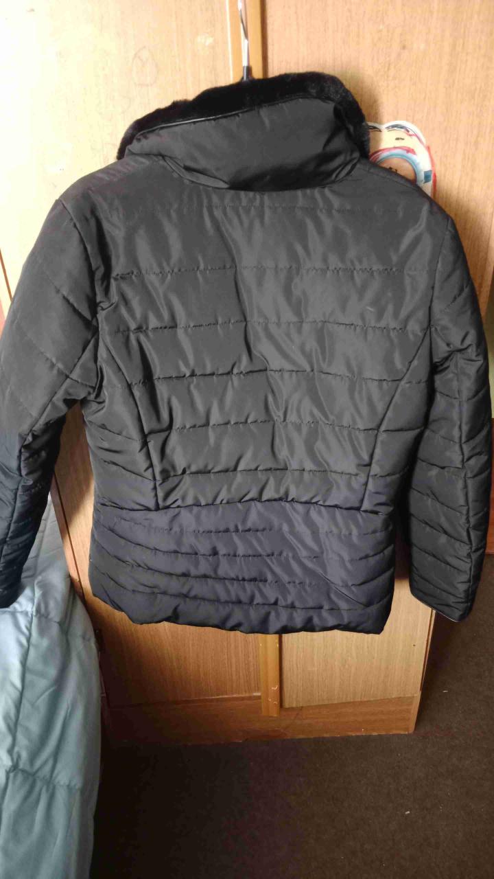 Chaqueta acolchada negra para mujer - miniatura 3