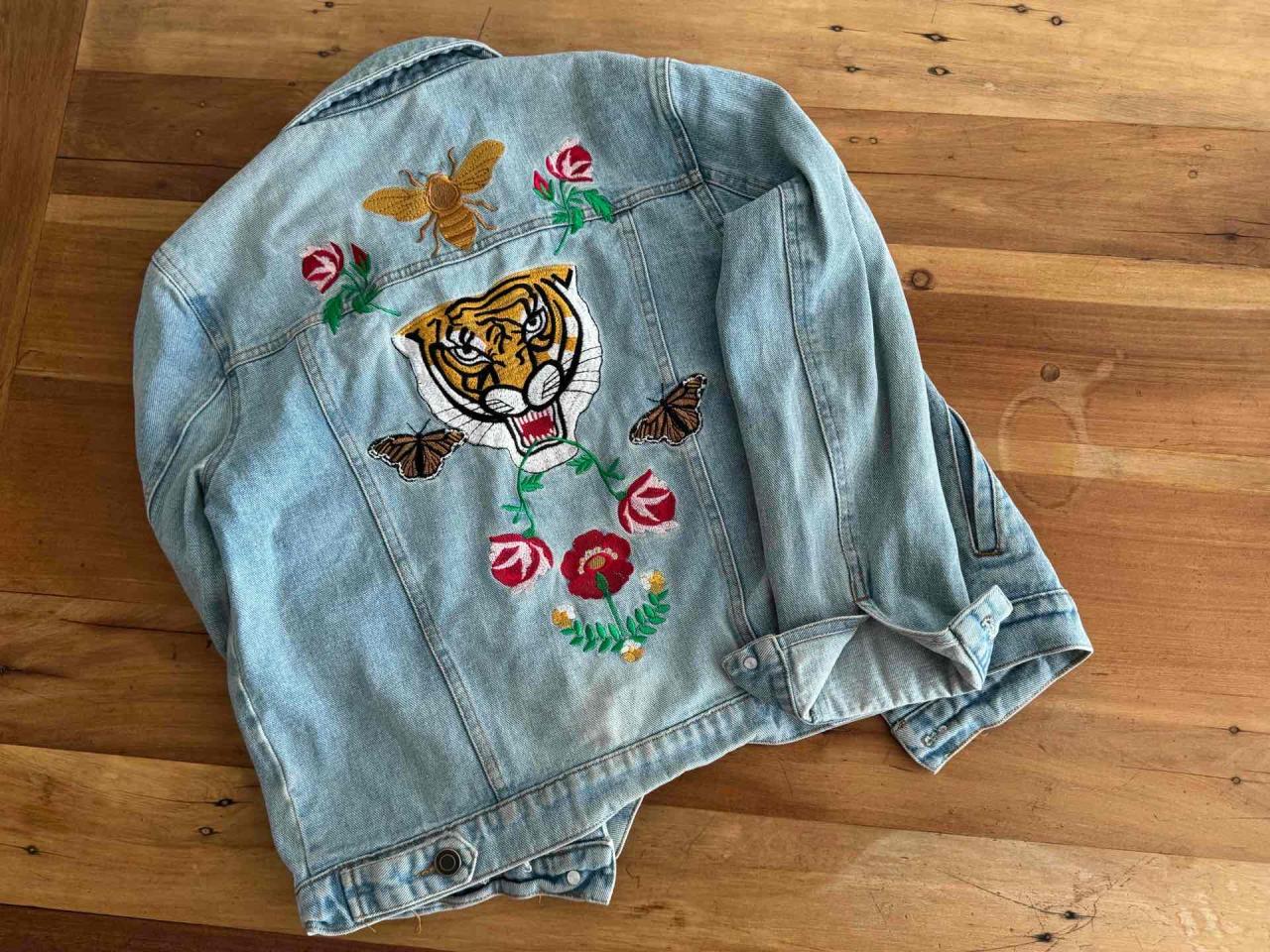 Chaqueta de mezclilla bordada - miniatura 1