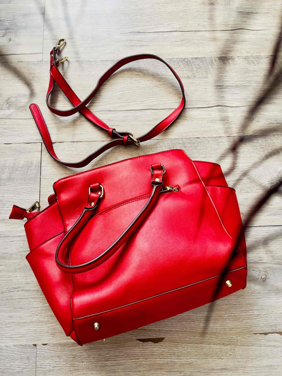 Cartera roja con tachas - miniatura 3
