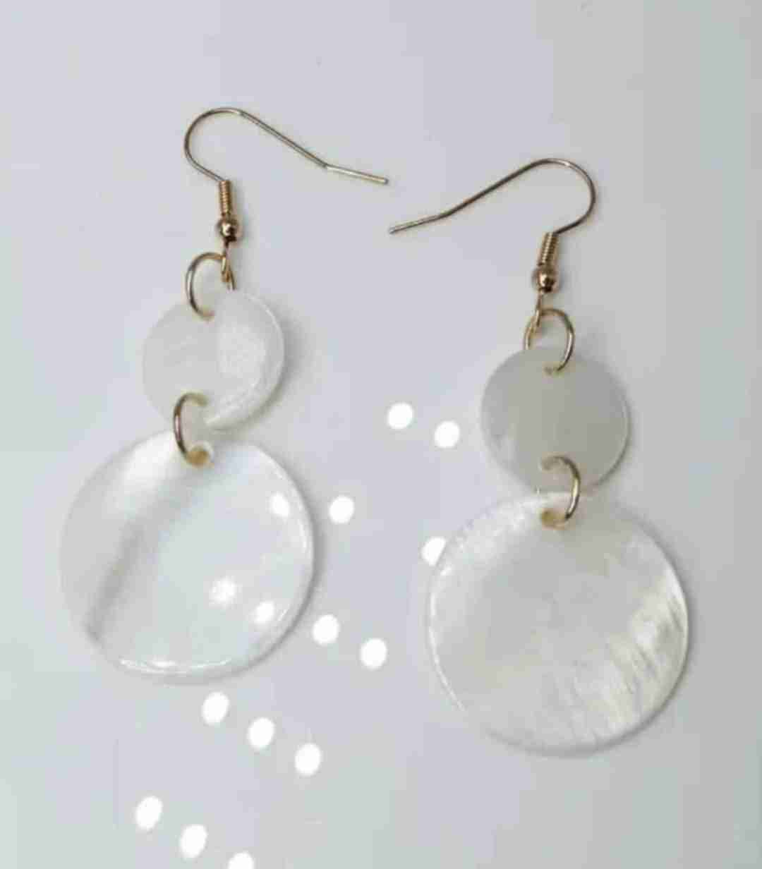 Set de aros y collar dorado - miniatura 3
