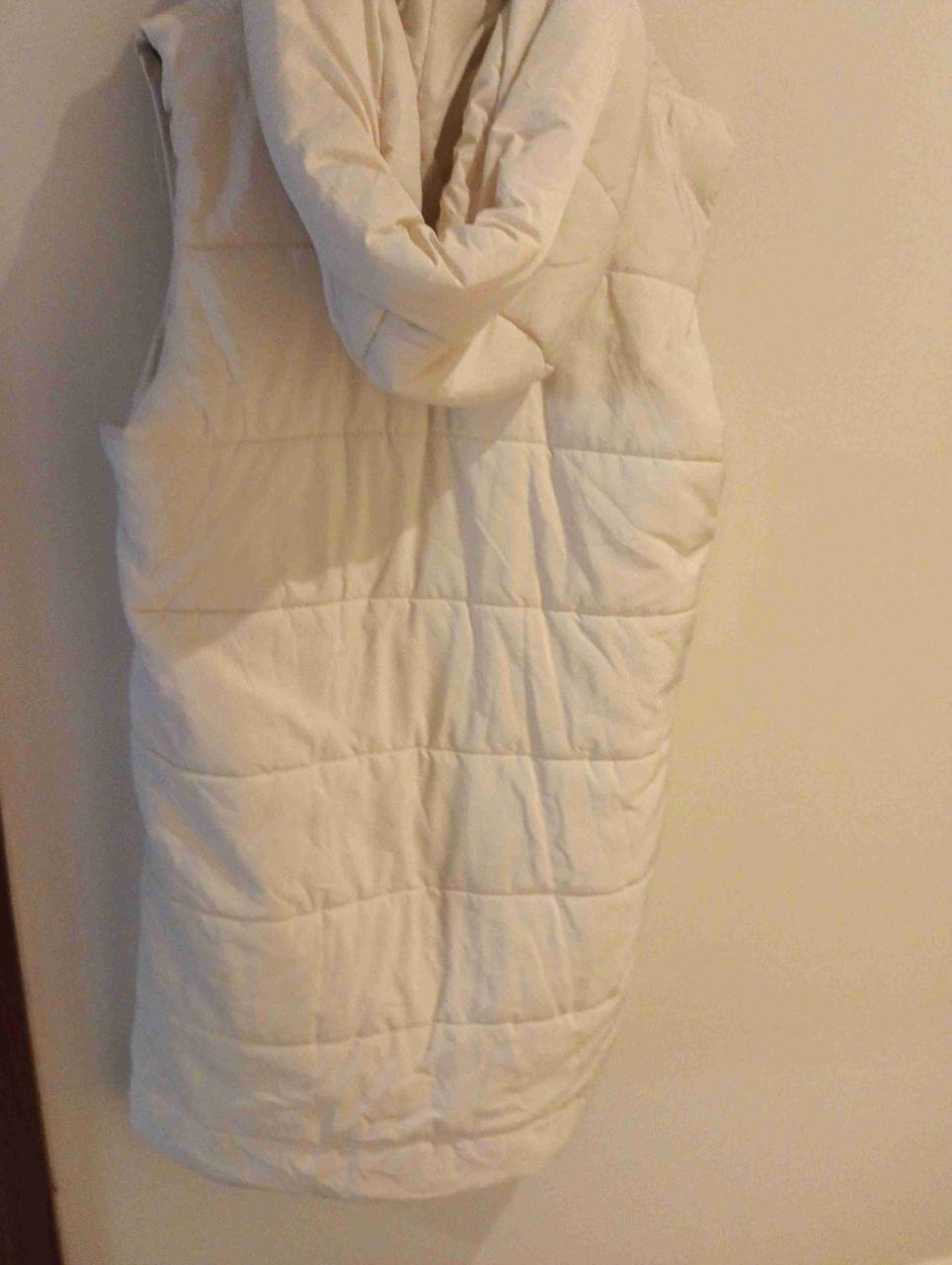 Chaqueta acolchado blanco con capucha - miniatura 5