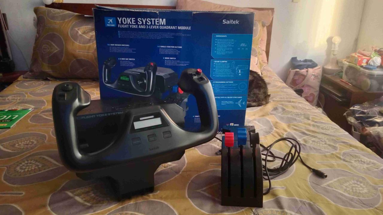 Sistema de vuelo Saitek Pro Yoke