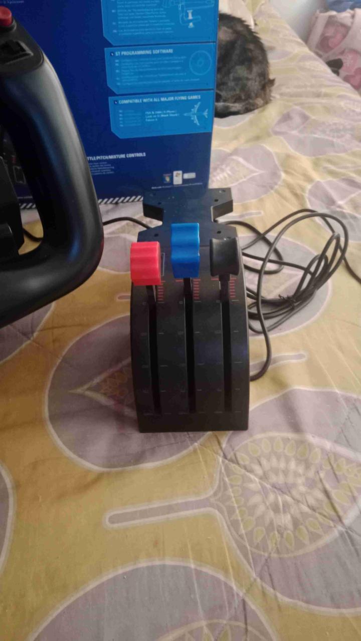 Sistema de vuelo Saitek Pro Yoke - miniatura 2