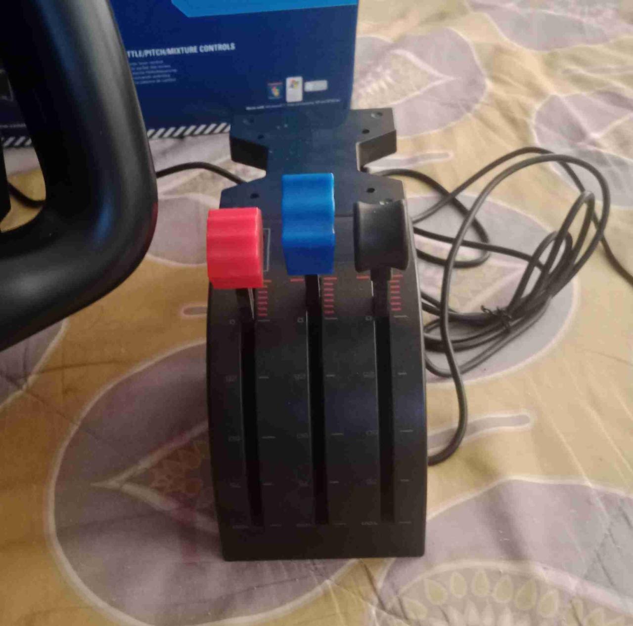 Sistema de vuelo Saitek Pro Yoke - miniatura 5