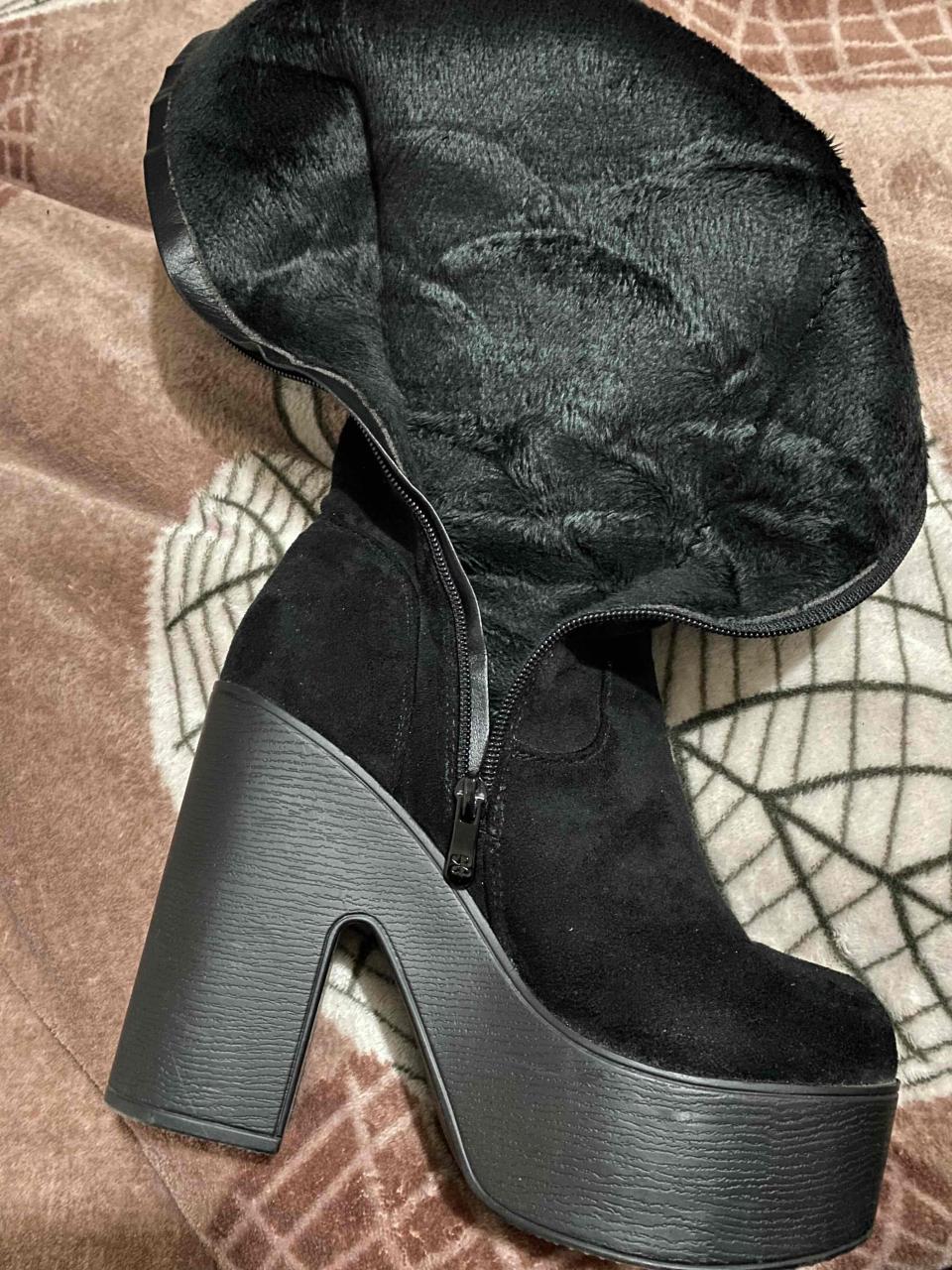 Botas negras - miniatura 2