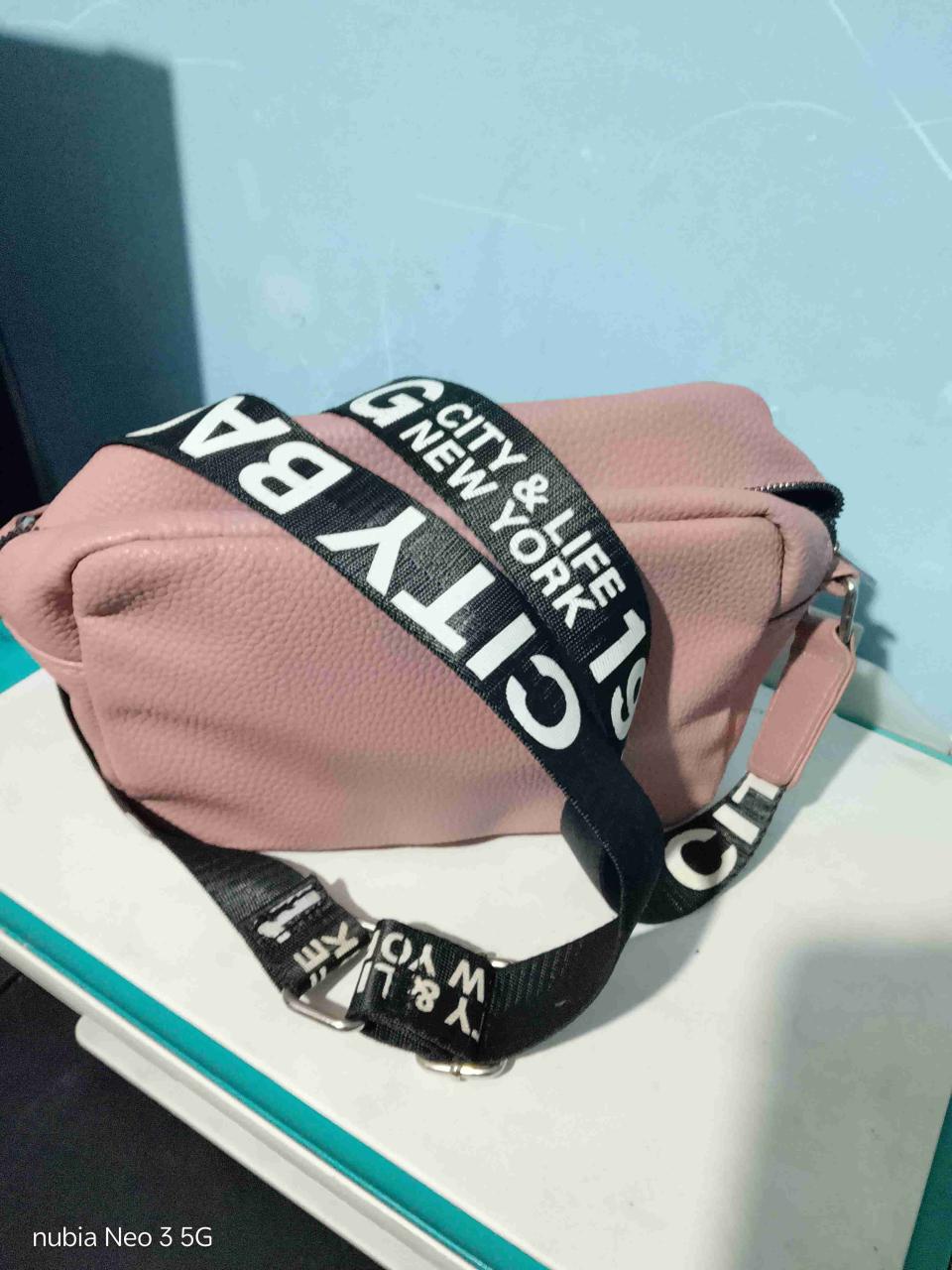 Cartera bandolera rosada - miniatura 2