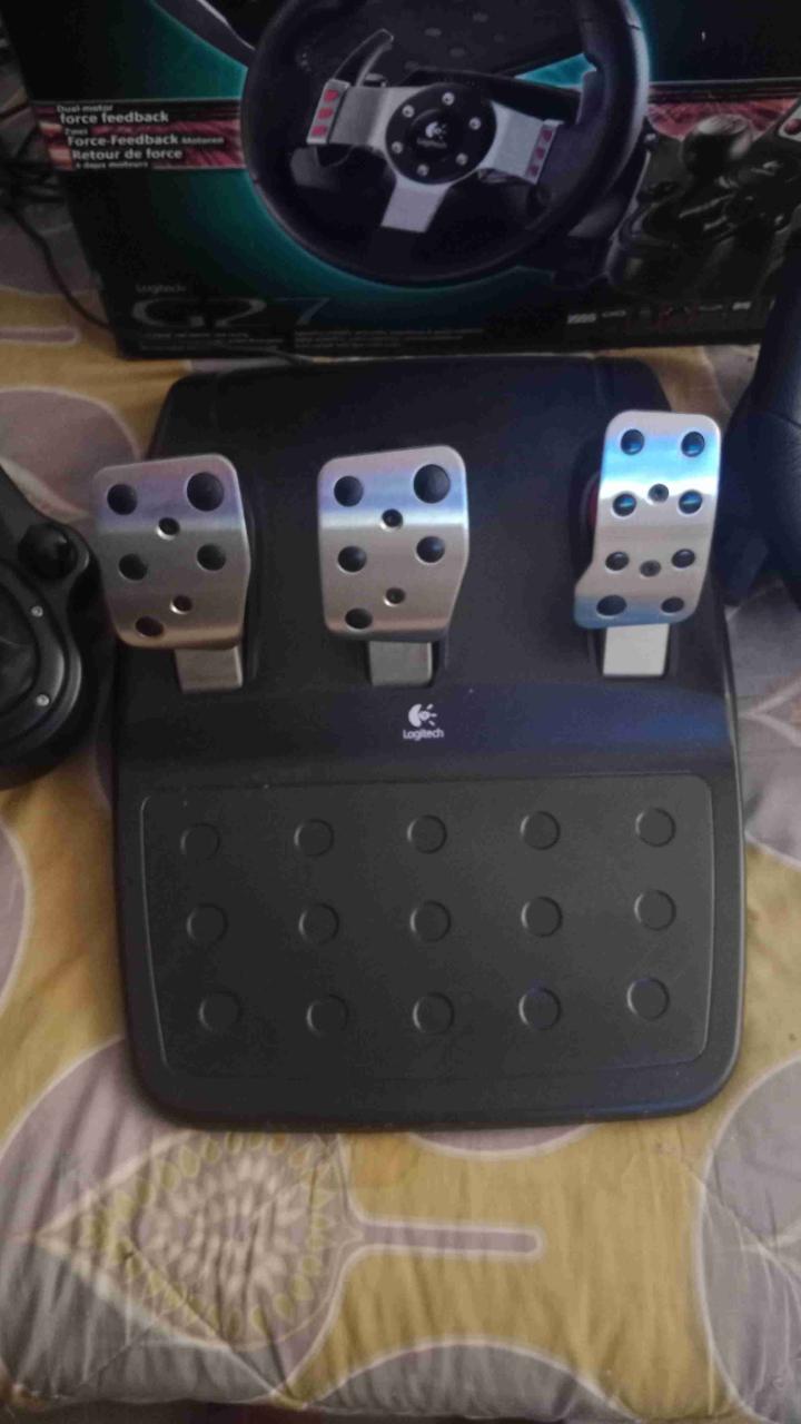 Volante y pedales Logitech G27 - miniatura 4