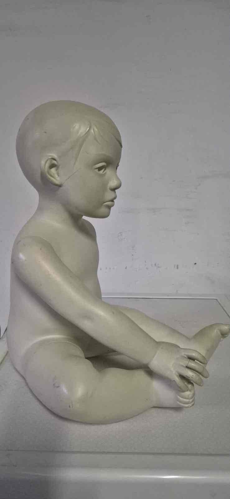 Escultura de niño en cerámica - miniatura 2