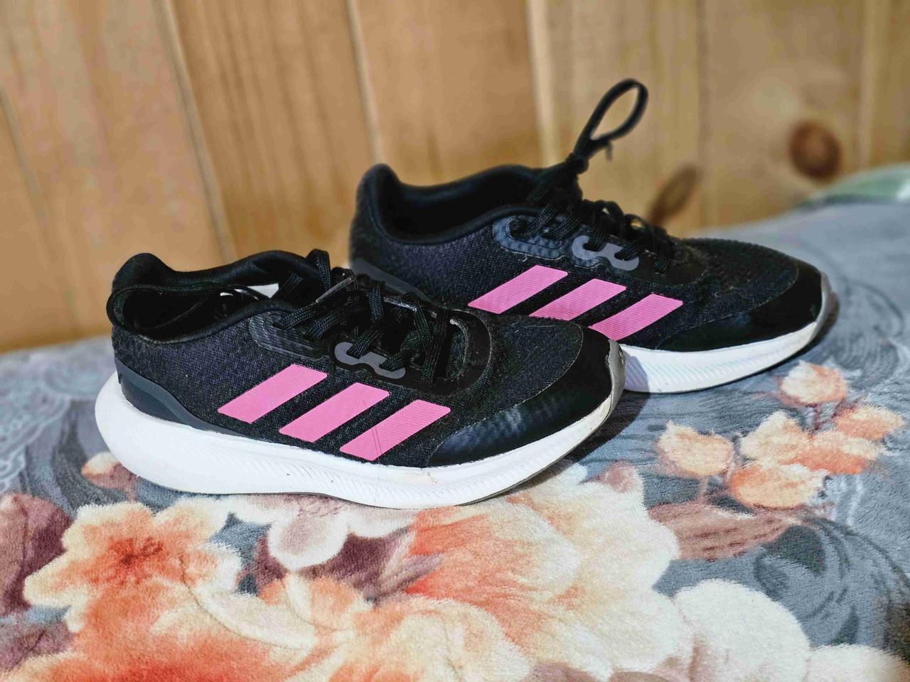Zapatillas deportivas Adidas negras y rosas - miniatura 2