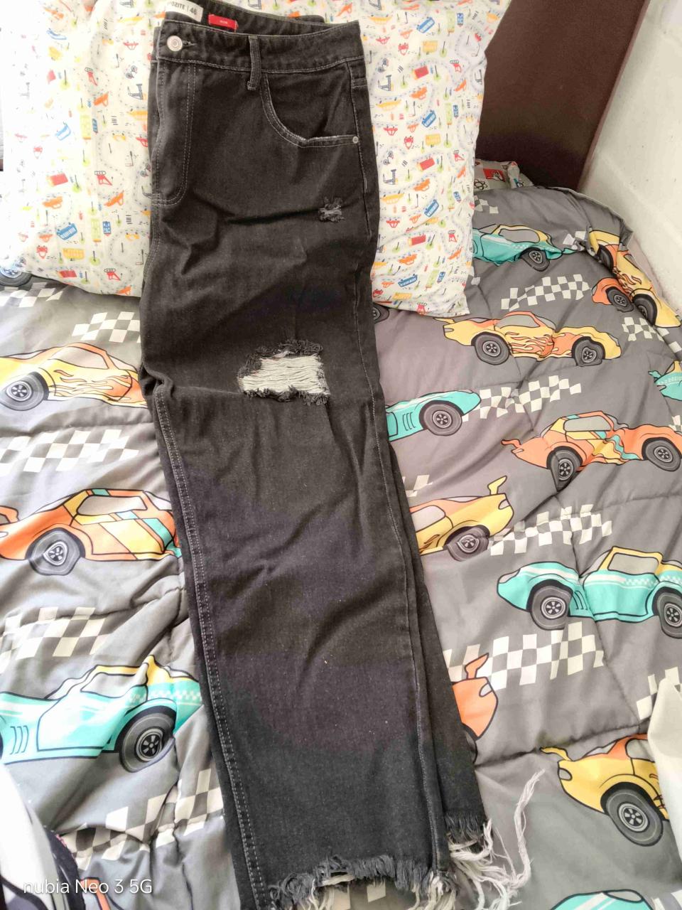 Jeans negros desgastados - miniatura 3