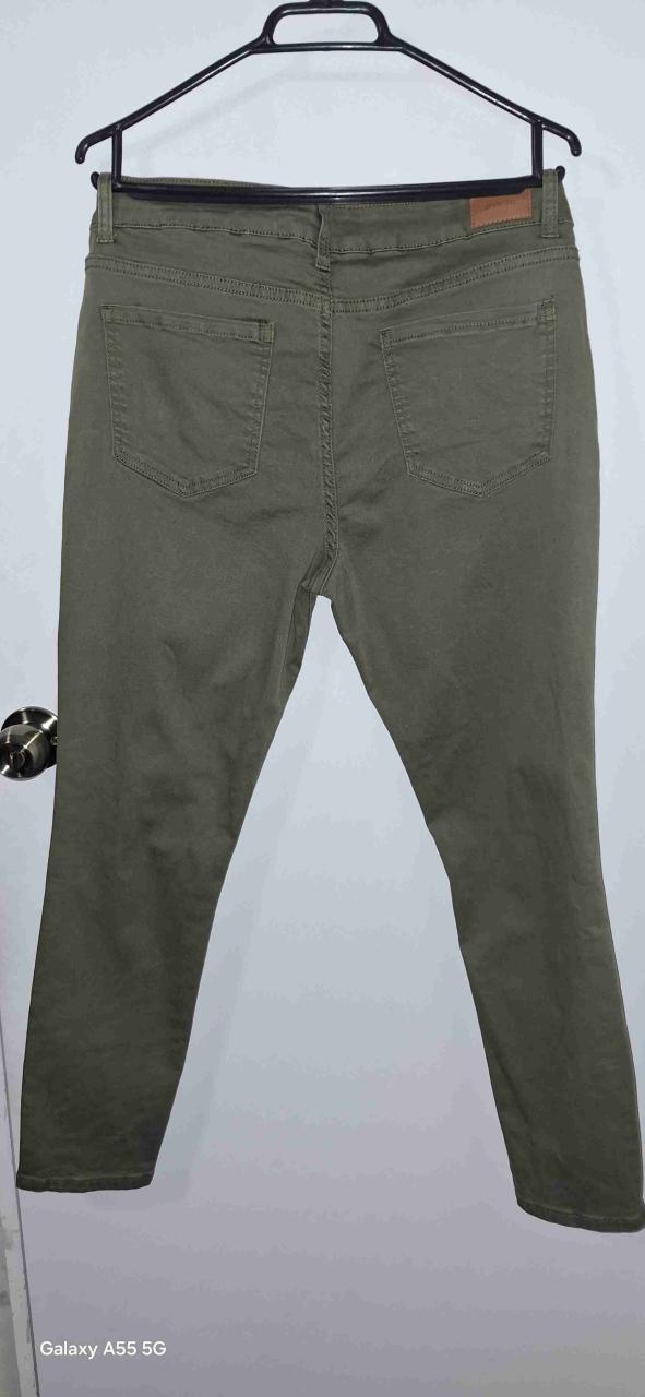 Jeans verde oliva para mujer - miniatura 2