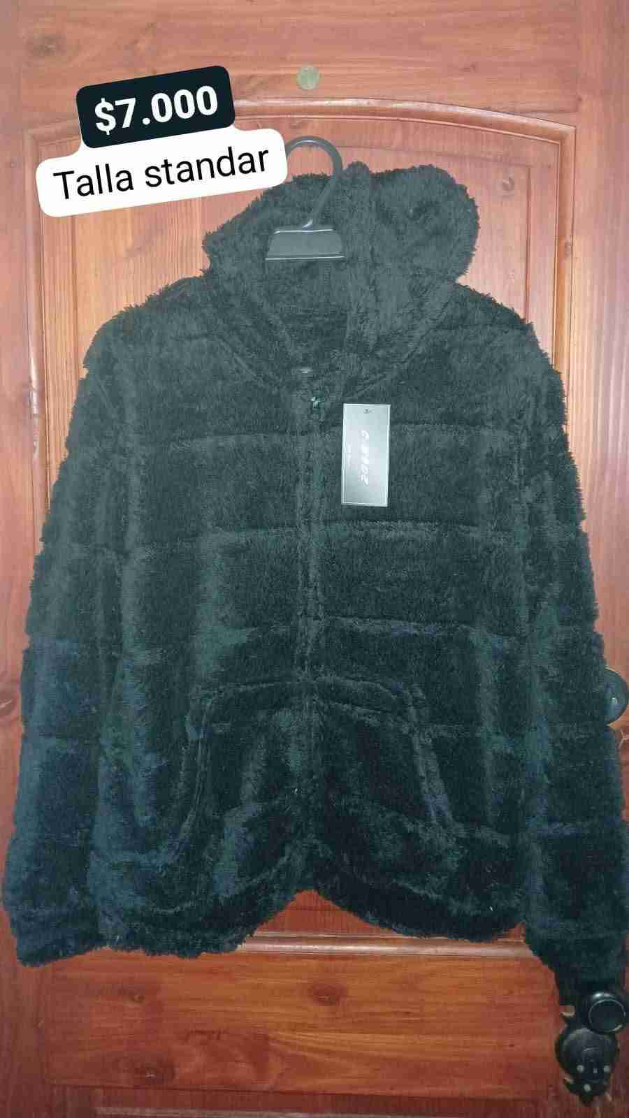 Chaqueta negra de piel sintética - miniatura 2