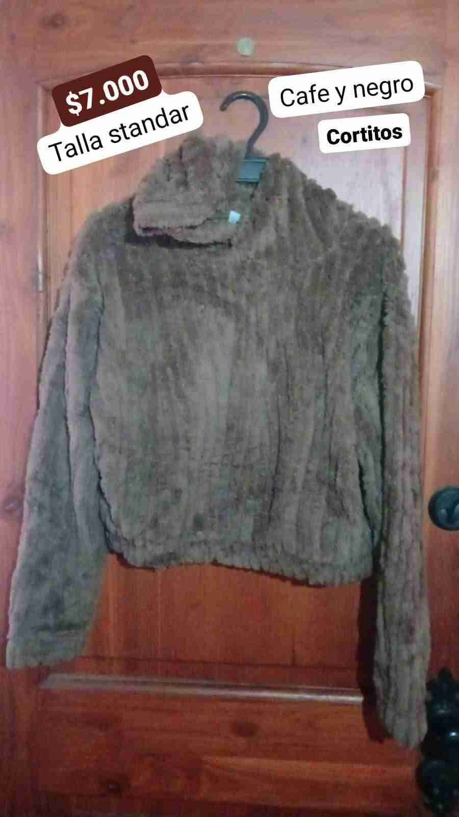 Chaqueta negra de piel sintética - miniatura 3