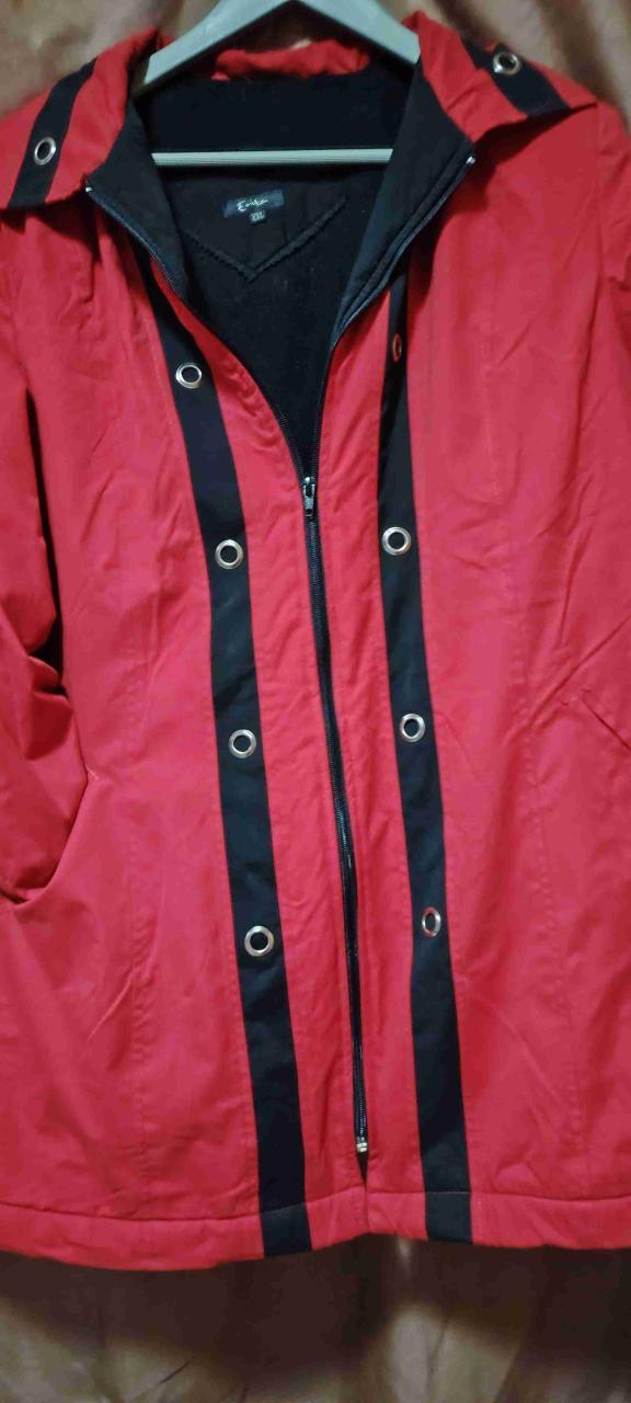 Chaqueta roja - miniatura 3