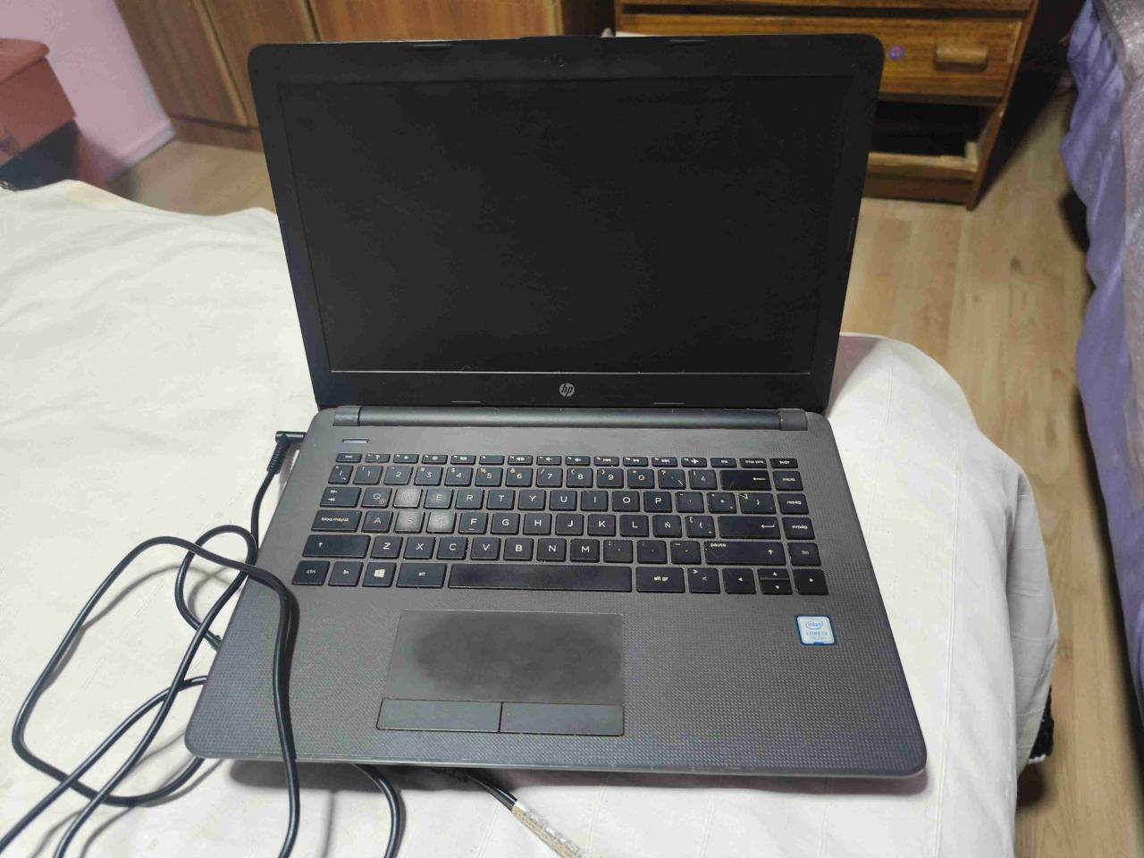 Notebook HP con Windows 10 - miniatura 4