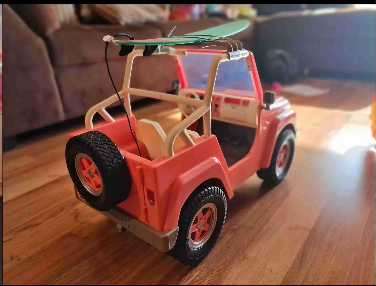 Auto deportivo, muñeca tabla de surf y perro - miniatura 3