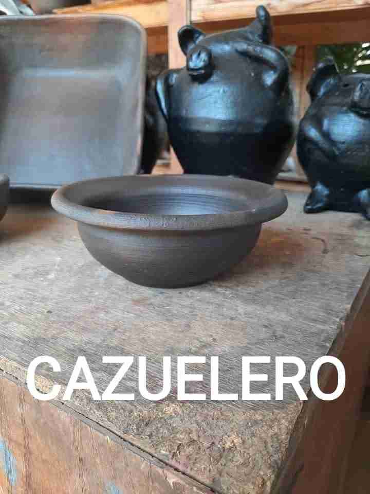Caldillero de greda artesanal - miniatura 2