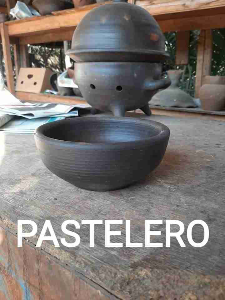Caldillero de greda artesanal - miniatura 4