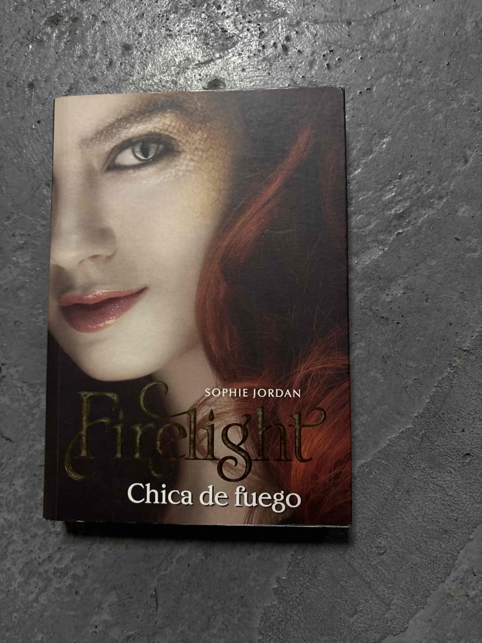 Libro 'Firelight: Chica de fuego' - miniatura 1