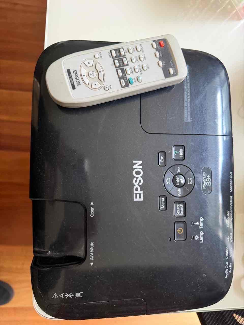 Proyector Epson con control remoto - miniatura 4