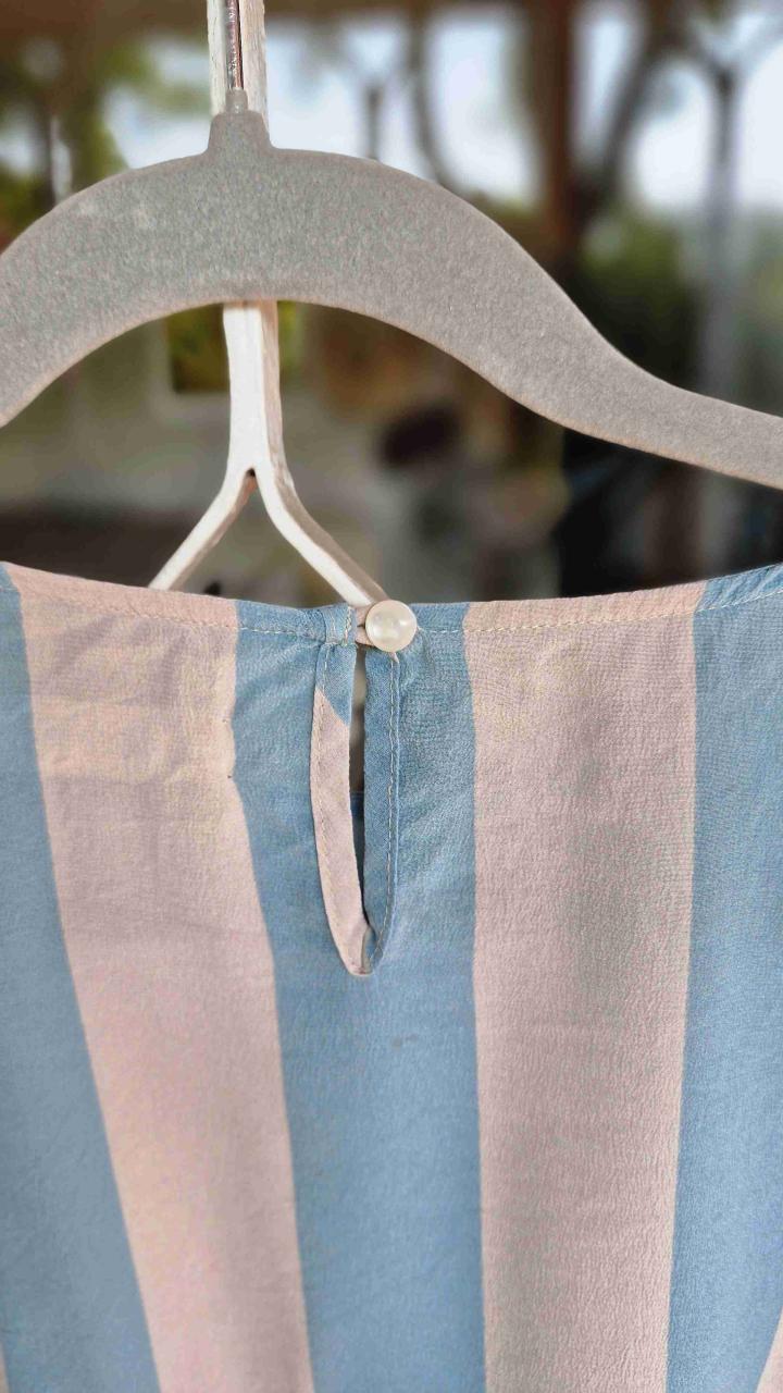 Blusa seda rayada celeste y blanca - miniatura 3