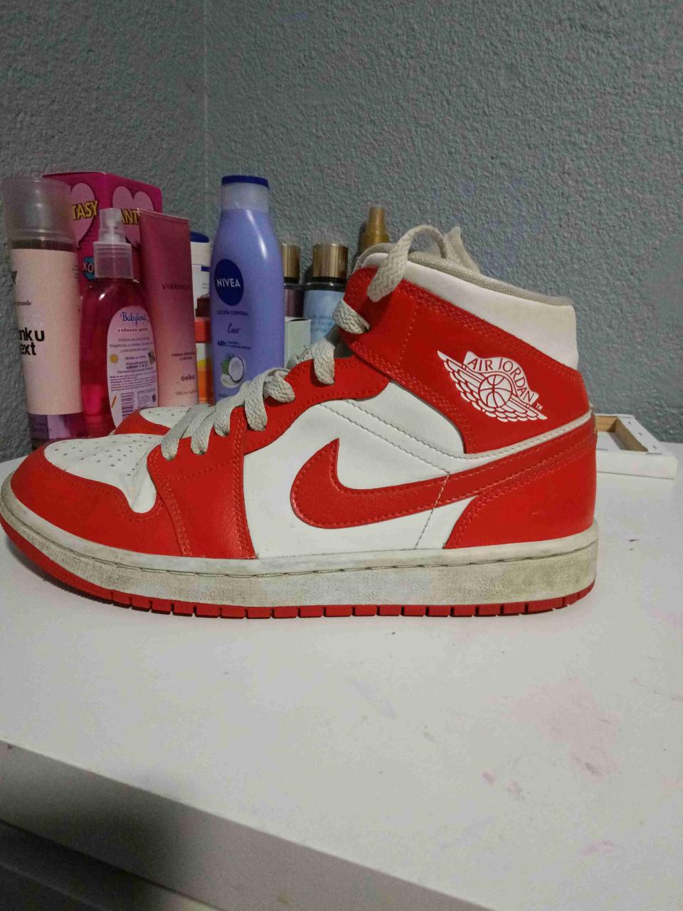 Zapatillas Nike air jordan ojas y blancas - miniatura 2