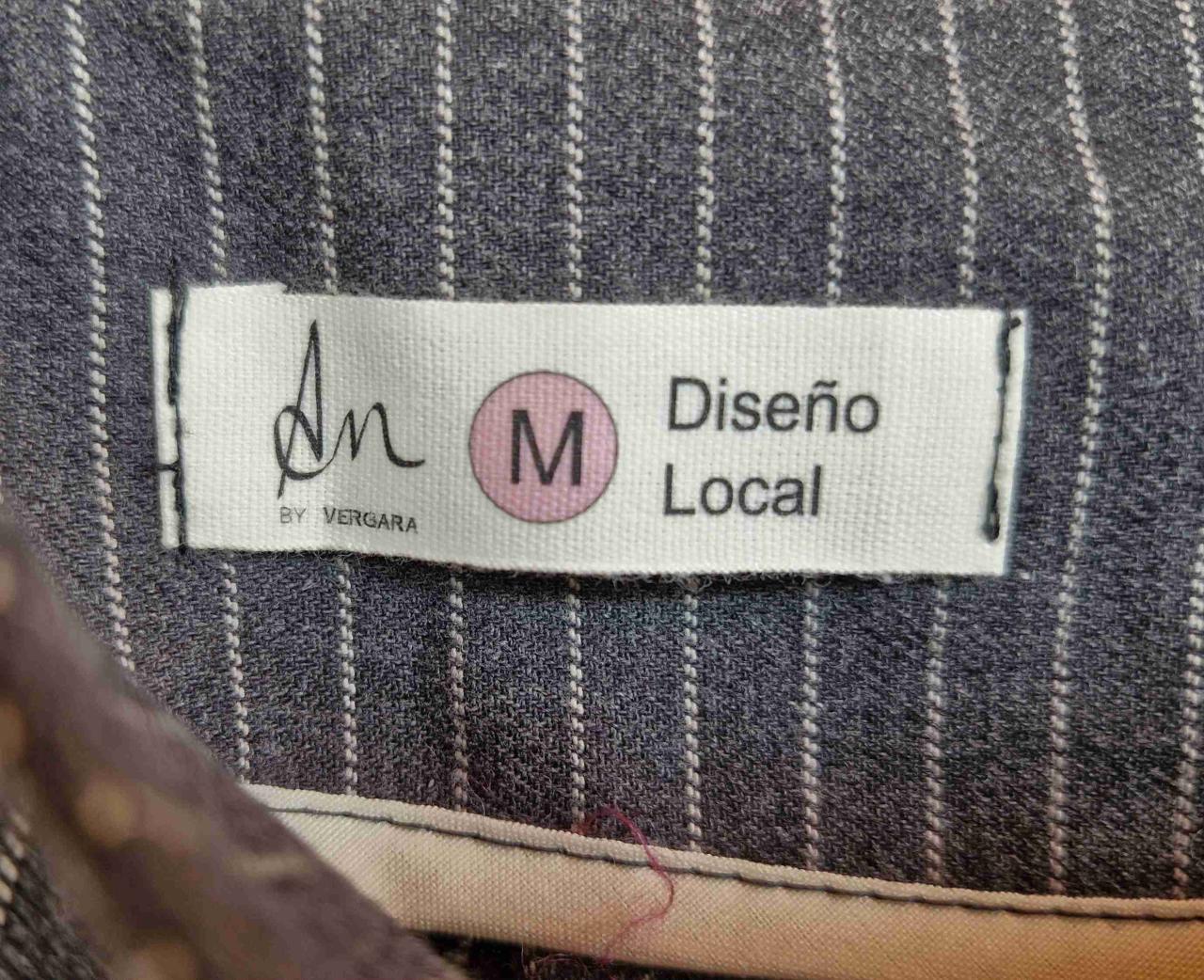Shorts grises a rayas, diseño nacional - miniatura 3