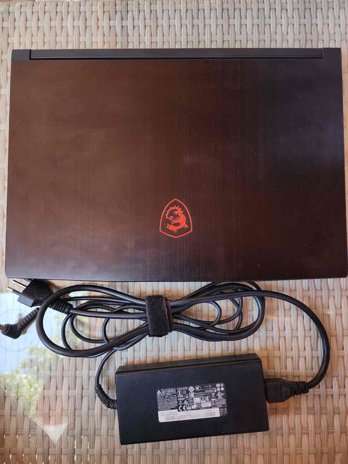 Laptop MSI GF45 Thin con cargador - miniatura 1