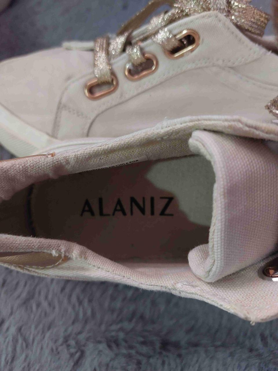 Zapatillas casuales blancas - miniatura 2