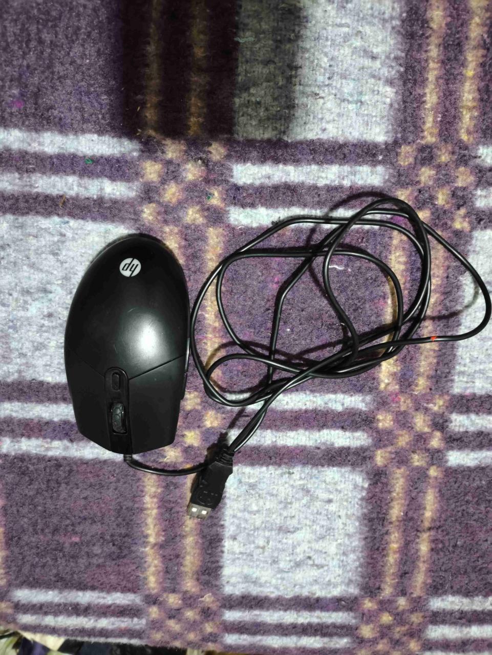 Mouse HP con cable USB - Funcional y confiable